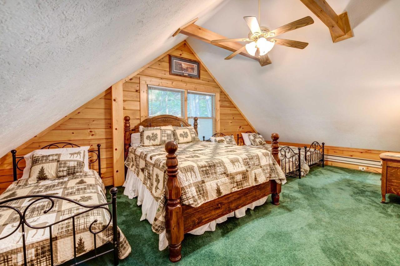 Waynesville Cabin With Covered Deck And Fire Pit! Lake Junaluska Luaran gambar