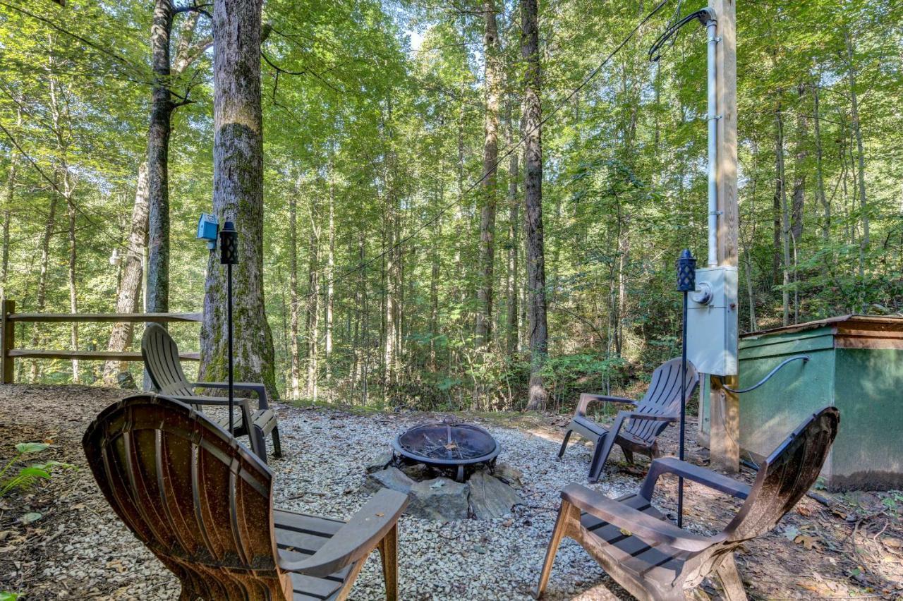 Waynesville Cabin With Covered Deck And Fire Pit! Lake Junaluska Luaran gambar