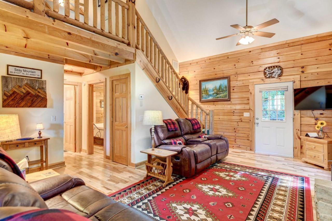 Waynesville Cabin With Covered Deck And Fire Pit! Lake Junaluska Luaran gambar